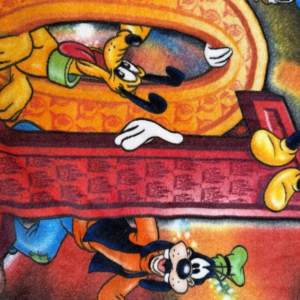 Vintage Silver Spoon 2001 Walt Disney World Beach Bath Towel Bright Colors Thick